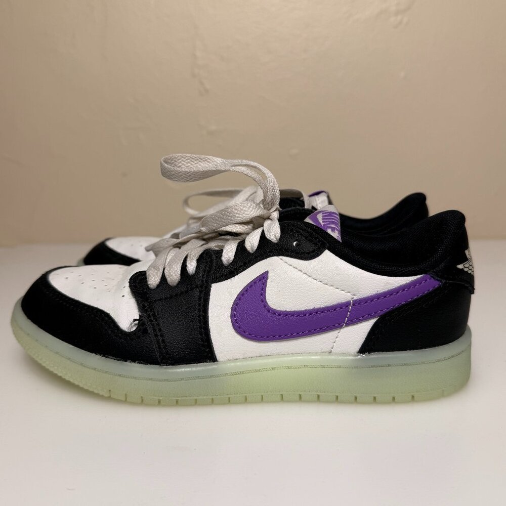 Air Jordan 1 Retro Low OG GS 'Black Raspberry' - size 1.5